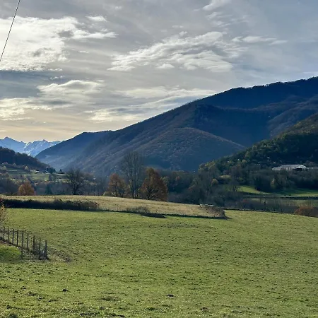 Ferme De Montagne Fraichement Renovee Heches