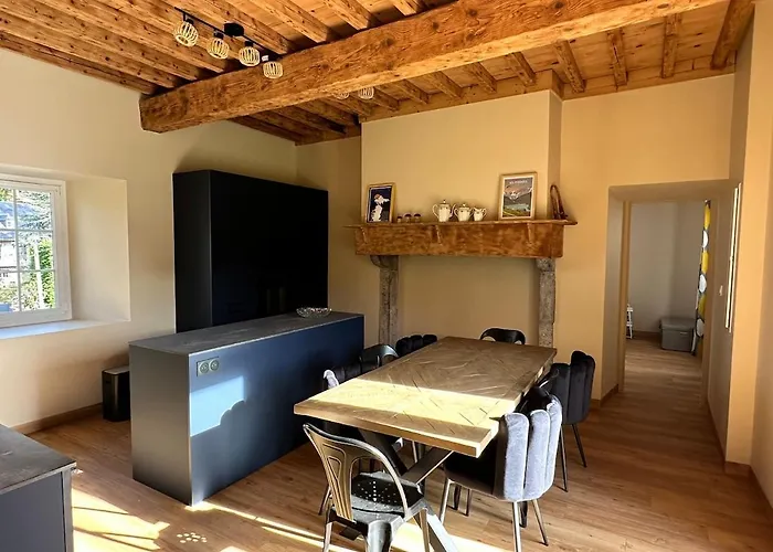 Ferme De Montagne Fraichement Renovee