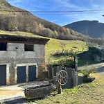 Ferme De Montagne Fraichement Rénovée Chalet Heches
