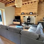 Ferme De Montagne Fraichement Rénovée Heches