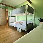 Chalet Ferme De Montagne Fraichement Rénovée Heches