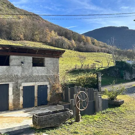 Ferme De Montagne Fraichement Renovee Horská chata Heches