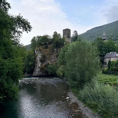 Ferme De Montagne Fraichement Renovee Heches