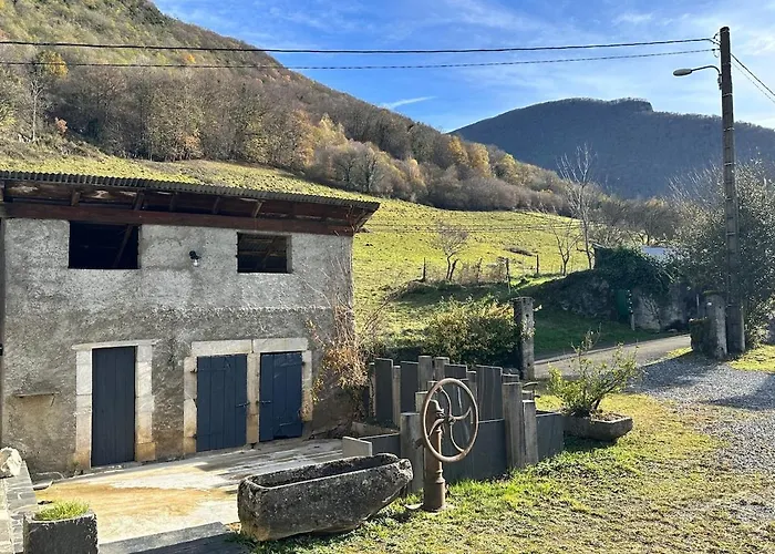 Ferme De Montagne Fraichement Rénovée Chalet Heches